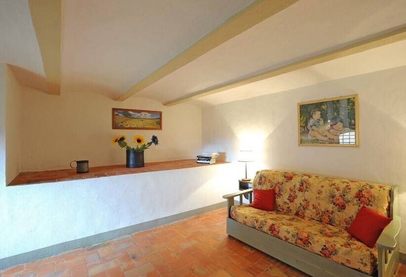Апартаменты 3 Спальни, Borgo Rapale