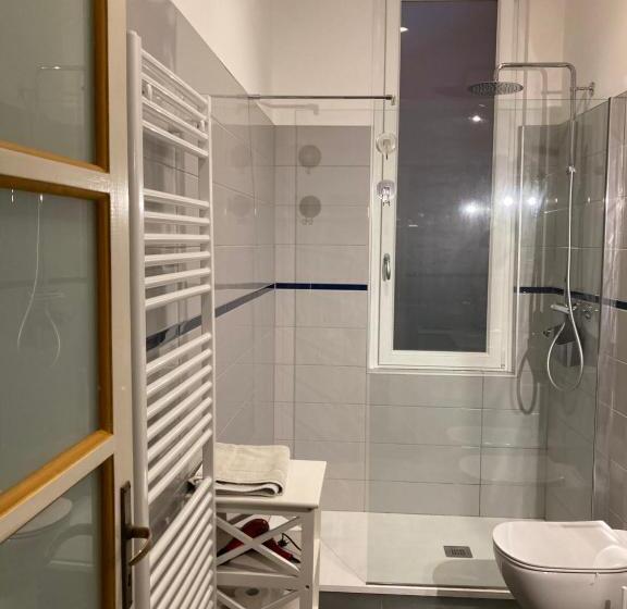 غرفة عائلية, Casa Italia