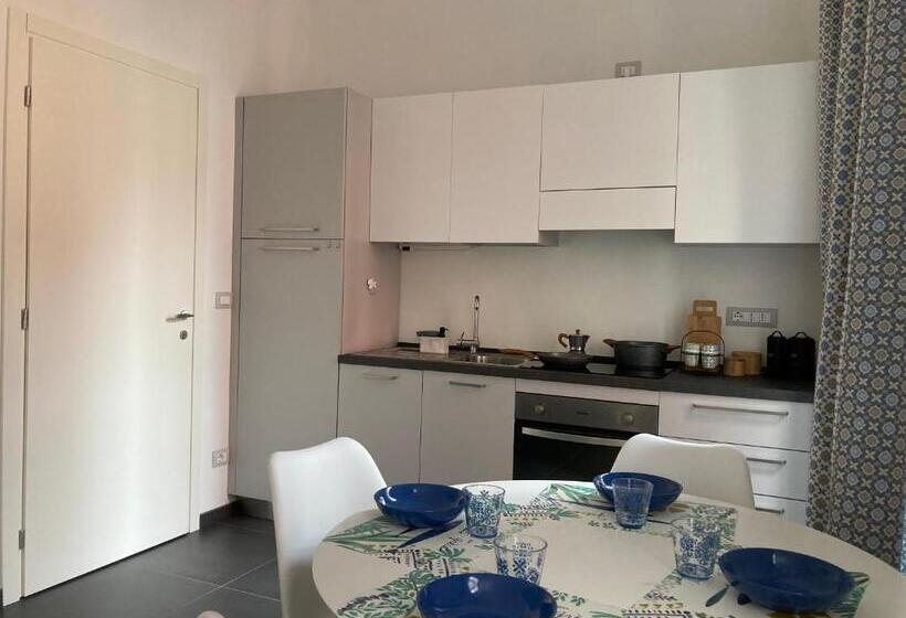 غرفة عائلية, Casa Italia