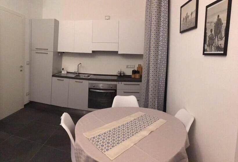 غرفة عائلية, Casa Italia