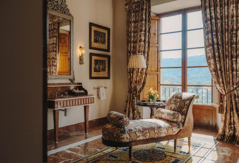 스위트, Grand Hotel Son Net