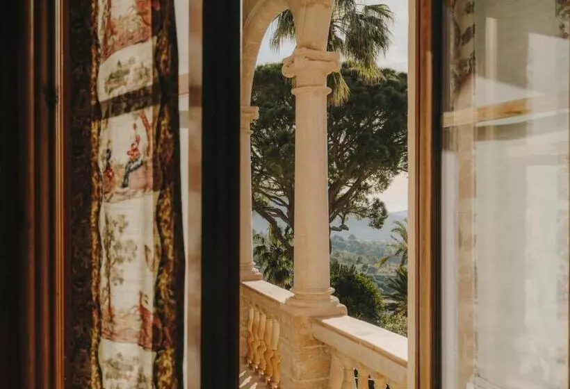 スイート, Grand Hotel Son Net