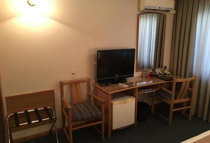 اتاق استاندارد, Crystal Palace