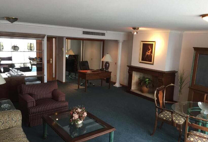 اتاق اجرایی, Crystal Palace