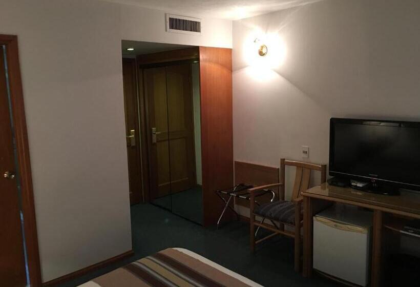 اتاق استاندارد, Crystal Palace