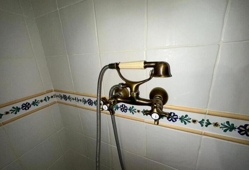 חדר סטנדרט, De La Villa