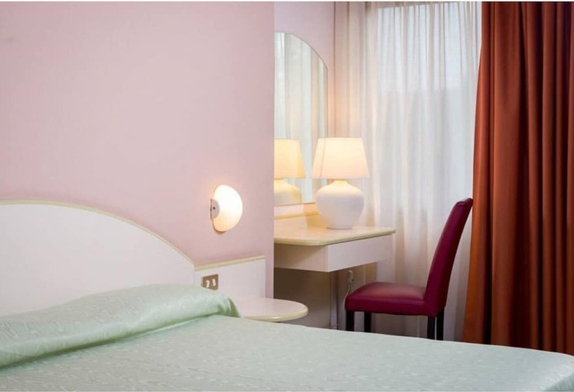 Номер Стандарт Трехместный, Des Alpes