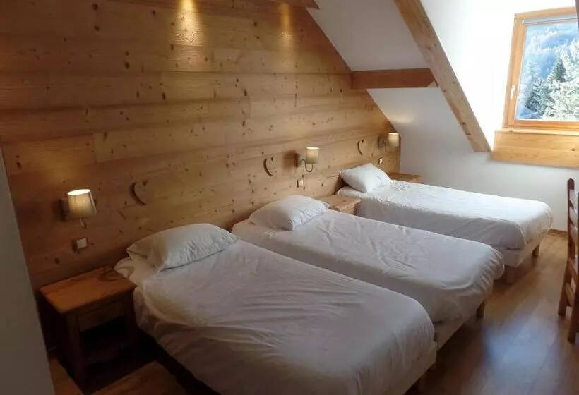 اتاق استاندارد سه نفره, Hôtel Les Vallois