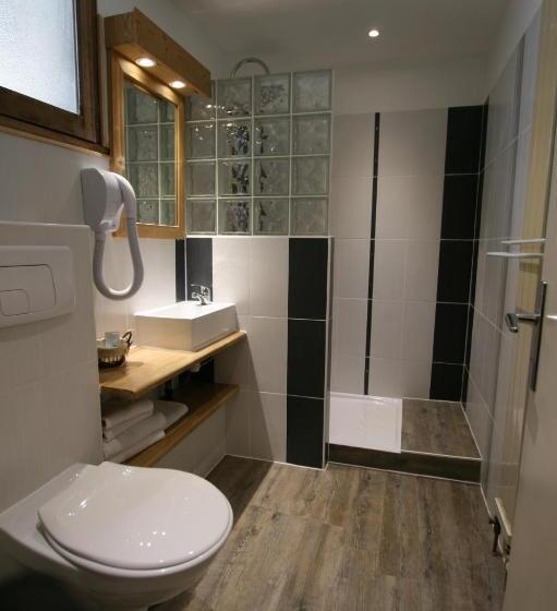 غرفة عائلية, Hôtel Les Vallois