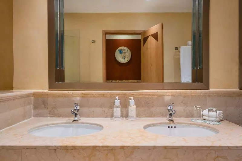 سوییت جونیور با چشم‌انداز استخر, Iberostar Selection Paraíso Maya Suites