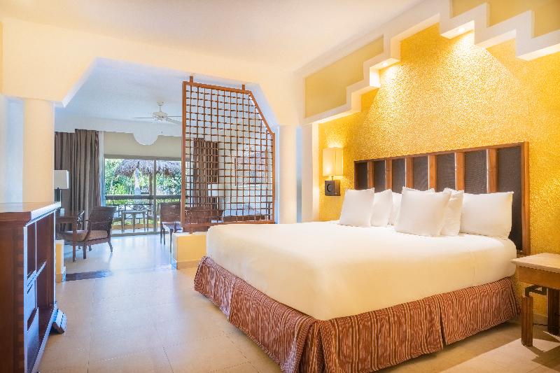 جناح جونيور مطلّ علي حمام السباحة, Iberostar Selection Paraíso Maya Suites