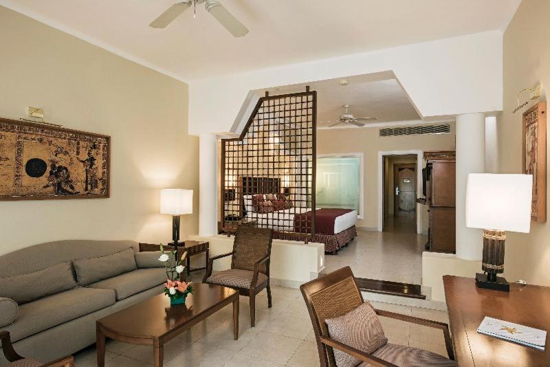 جناح جونيور مطلّ علي حمام السباحة, Iberostar Selection Paraíso Maya Suites