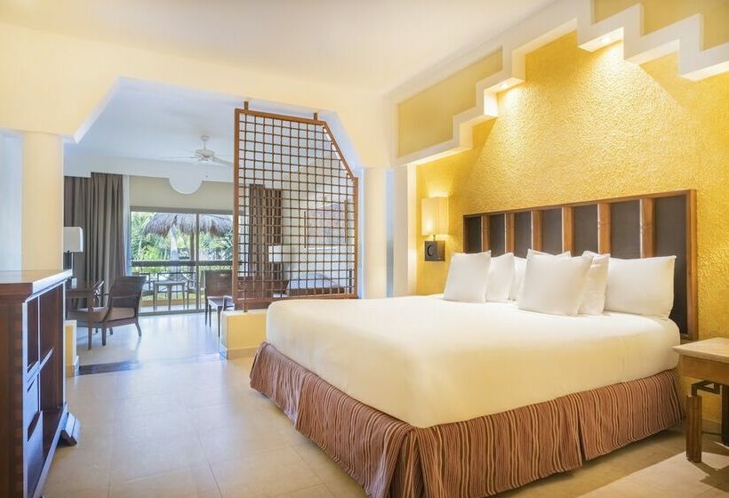 جناح جونيور مطلّ علي حمام السباحة, Iberostar Selection Paraíso Maya Suites