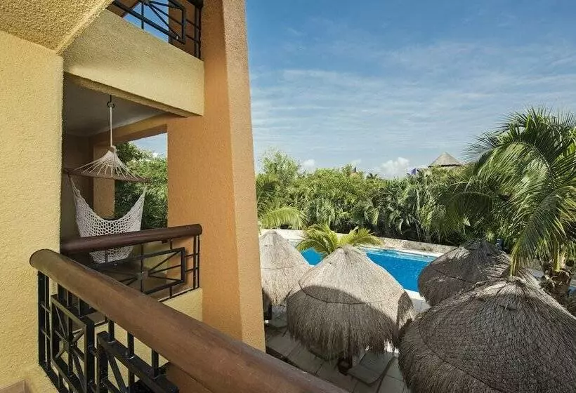 سوییت جونیور با چشم‌انداز استخر, Iberostar Selection Paraíso Maya Suites