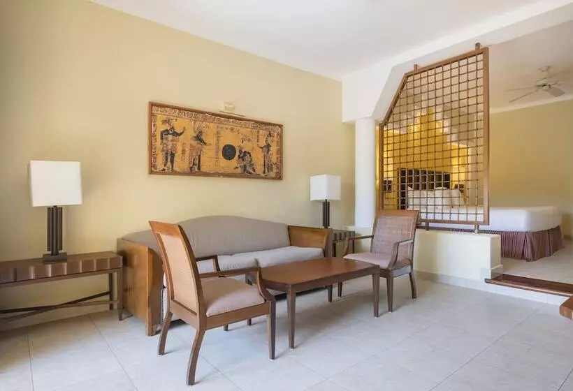 سوییت جونیور با چشم‌انداز استخر, Iberostar Selection Paraíso Maya Suites