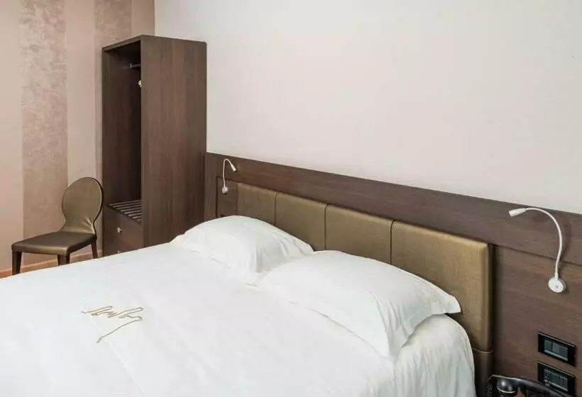 Basic-huone, Le Torri Castiglione Falletto
