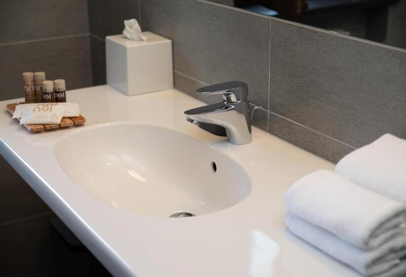 חדר סטנדרט עם מרפסת, Le Torri   Castiglione Falletto