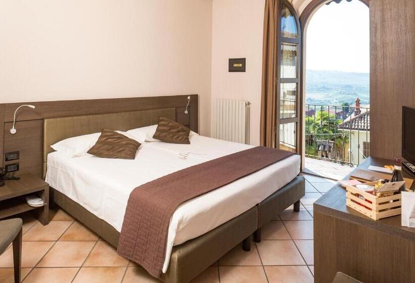 חדר סטנדרט עם מרפסת, Le Torri   Castiglione Falletto