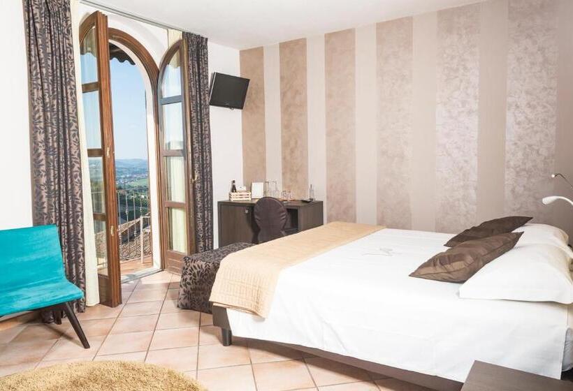 חדר סופריור עם מרפסת, Le Torri   Castiglione Falletto