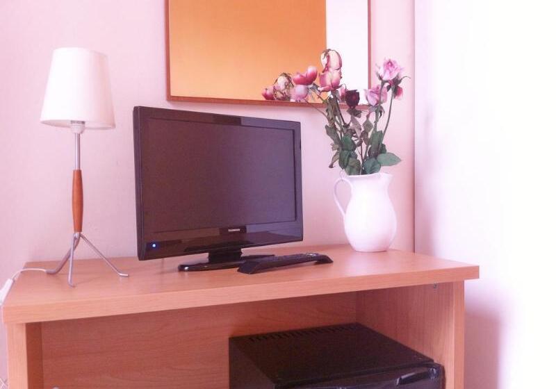 اتاق اکونومی, Leopolda