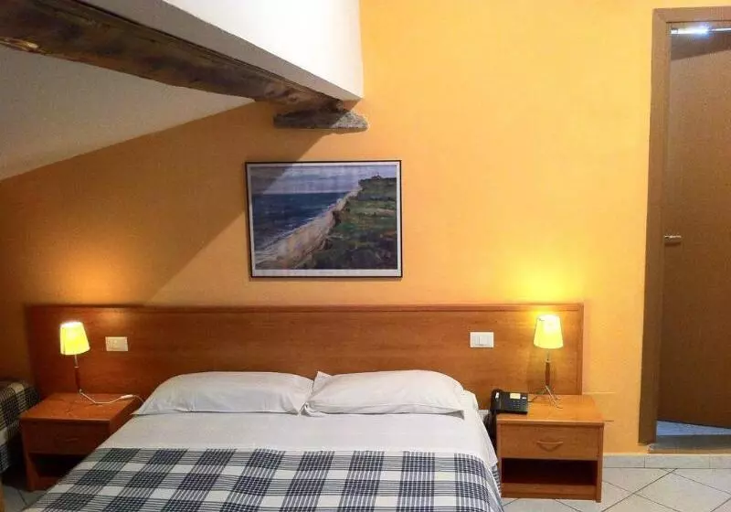 Economy Room