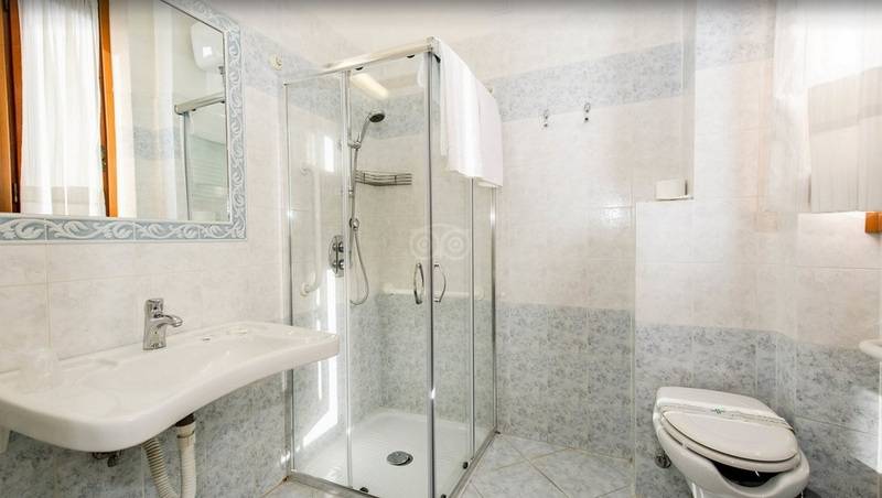 اتاق استاندارد سه نفره, Leopolda