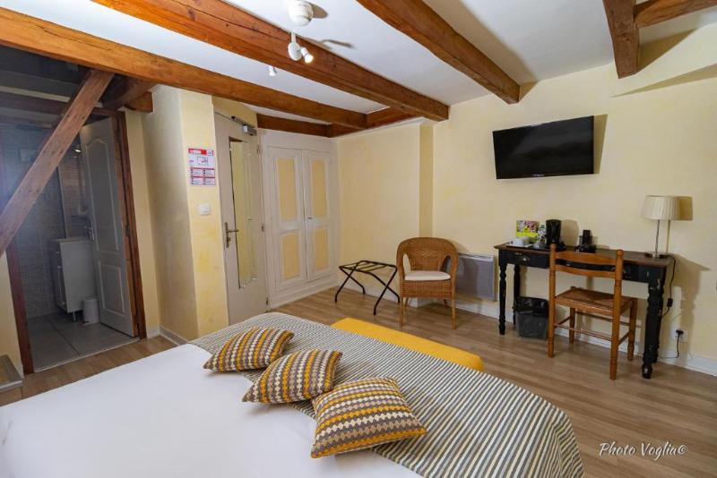 Номер Стандарт, Logis Auberge Le Colombien   Hôtel Et Restaurant