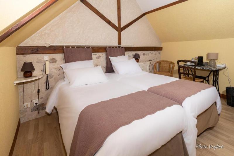 Номер Стандарт, Logis Auberge Le Colombien Hôtel Et Restaurant