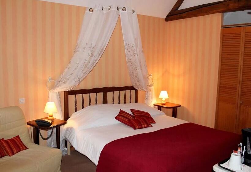 Номер Стандарт Трехместный, Logis Auberge Le Colombien   Hôtel Et Restaurant