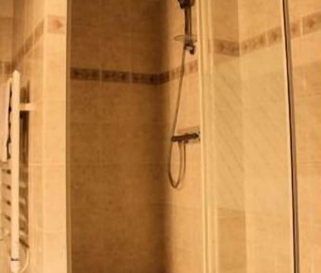 Четырехместный Номер Стандарт, Logis Auberge Le Colombien Hôtel Et Restaurant