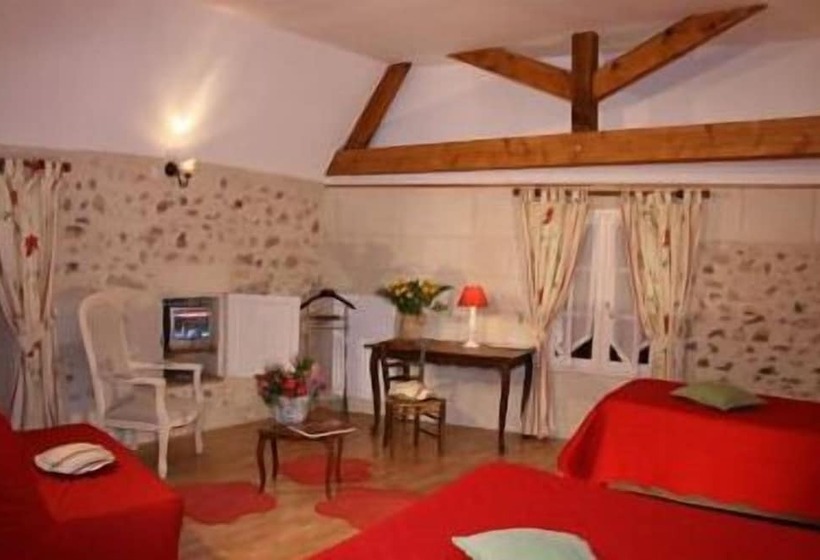 Четырехместный Номер Стандарт, Logis Auberge Le Colombien   Hôtel Et Restaurant