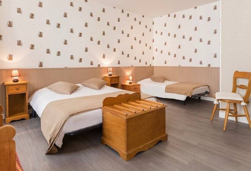 חדר סטנדרט לשלושה, Logis Hotel Restaurant Le Vedaquais