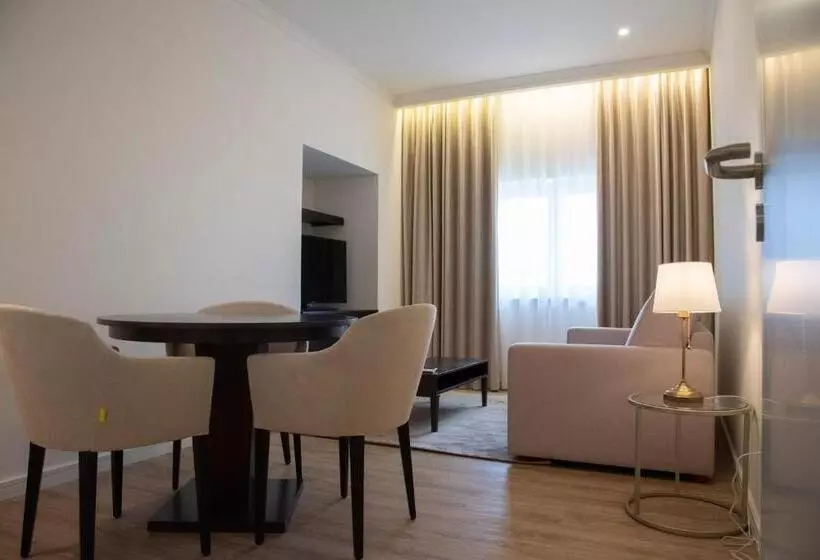 スイート, Luna Hotel de Tábua