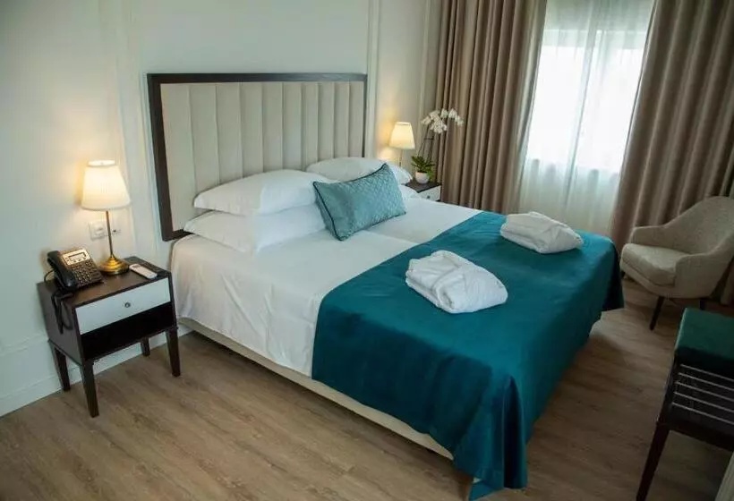 プールビュースタンダードルーム, Luna Hotel de Tábua
