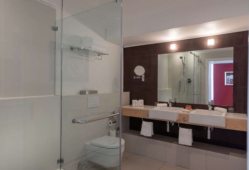 اتاق خانوادگی با چشمانداز دریا, Radisson Collection Hotel, Waterfront Cape Town