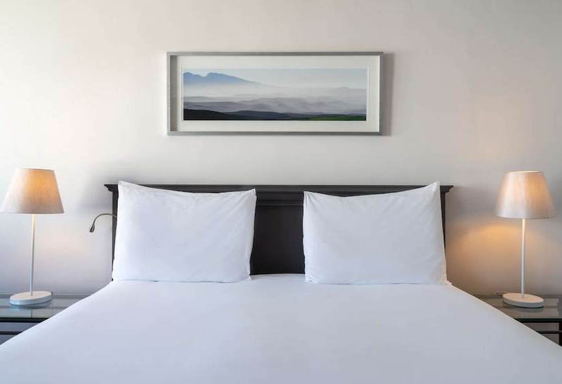 اتاق خانوادگی با چشمانداز دریا, Radisson Collection Hotel, Waterfront Cape Town