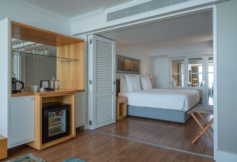 اتاق خانوادگی با چشمانداز دریا, Radisson Collection Hotel, Waterfront Cape Town