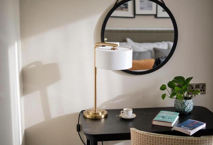 带大床的高级房间, The Clermont London Victoria