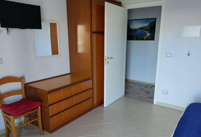 חדר סטנדרט, Amunì Siracusa