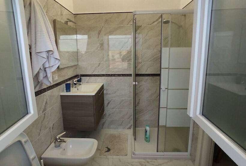 חדר סטנדרט, Amunì Siracusa