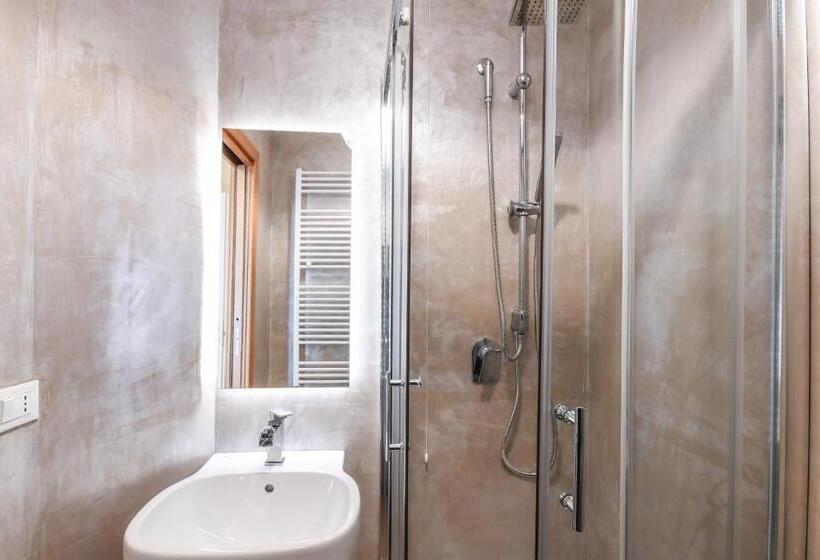 Полулюкс, Luxury Suite Sirmione