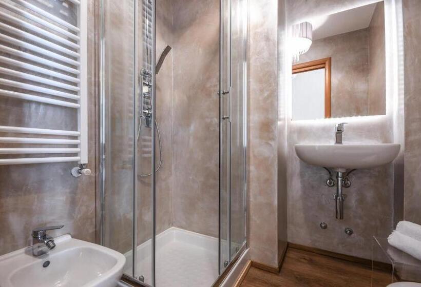 Полулюкс, Luxury Suite Sirmione