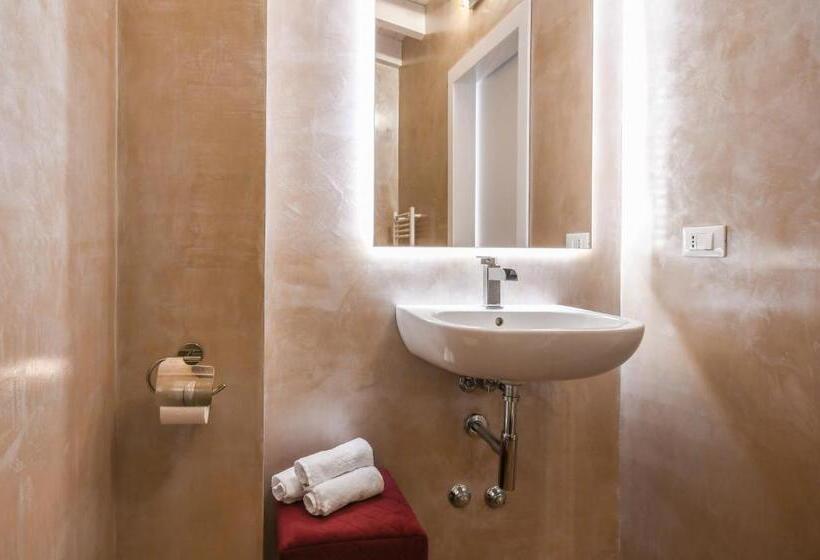 Номер Deluxe с Видом, Luxury Suite Sirmione