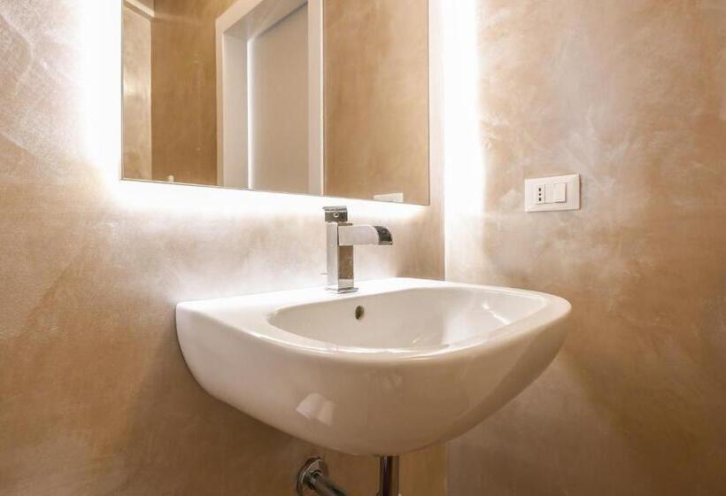 Номер Deluxe с Видом, Luxury Suite Sirmione