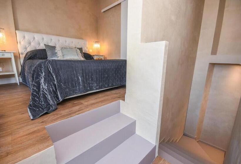 Номер Deluxe с Видом, Luxury Suite Sirmione