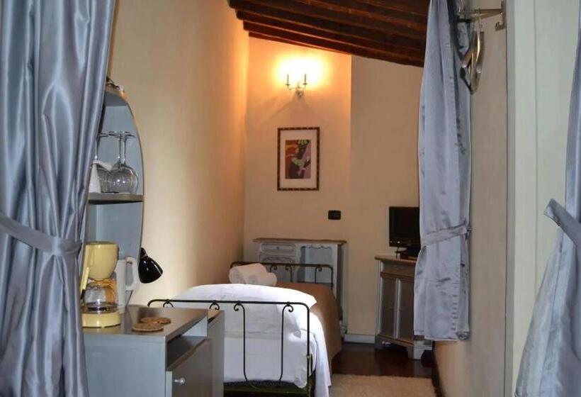 آپارتمان 2 خوابه, The Black Sheep B&b