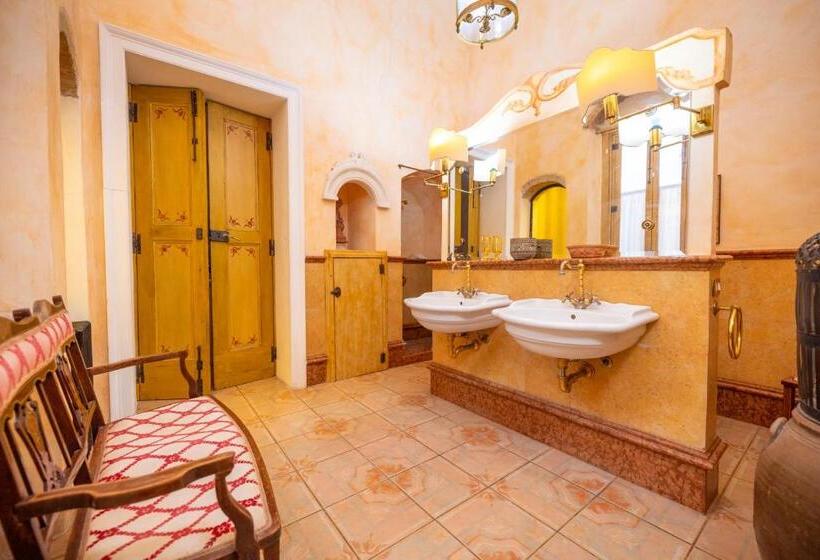 اتاق لوکس با تخت بزرگ, B&b Palazzo De Matteis