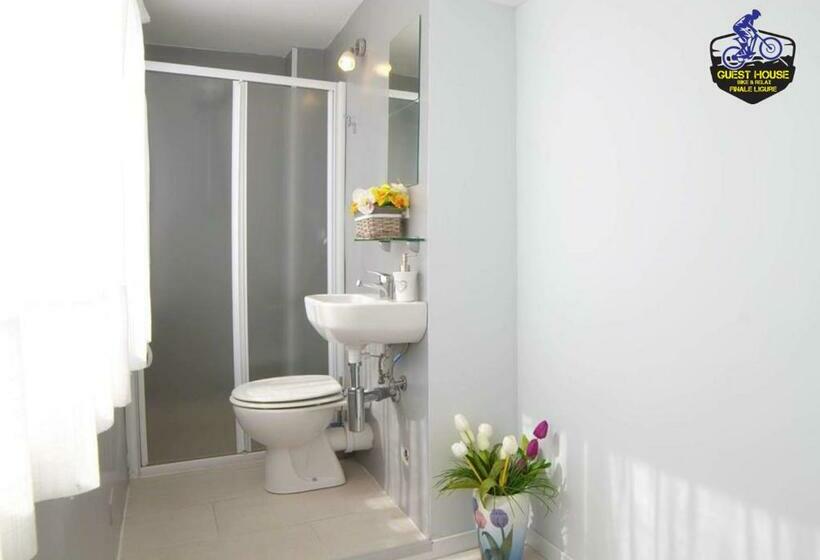 标准工作室, Guest House Bike & Relax Finale Ligure