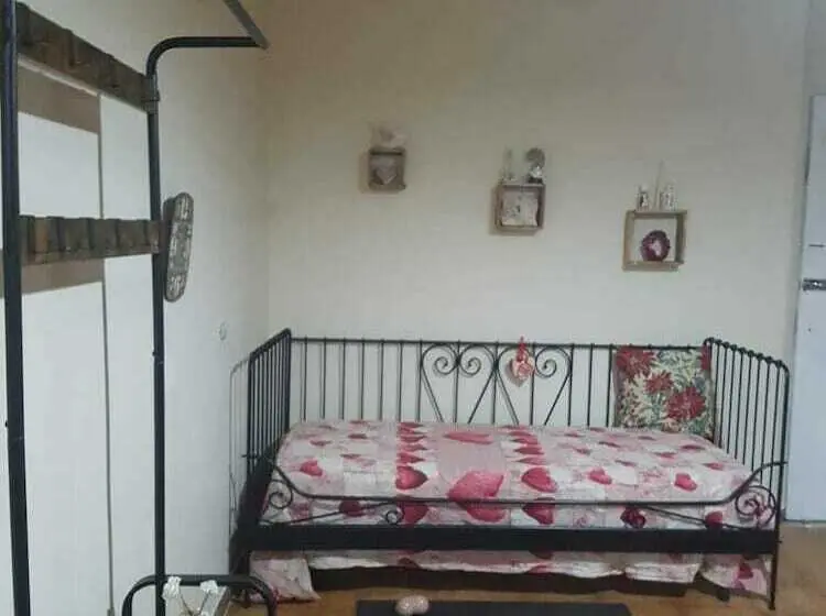 Classic Kolmen Hengen Huone, Iris B&b