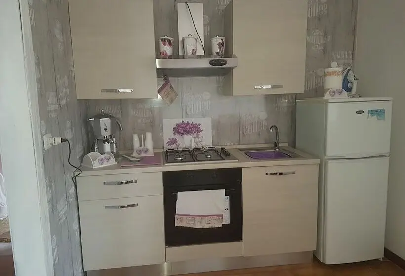 Classic Kolmen Hengen Huone, Iris B&b